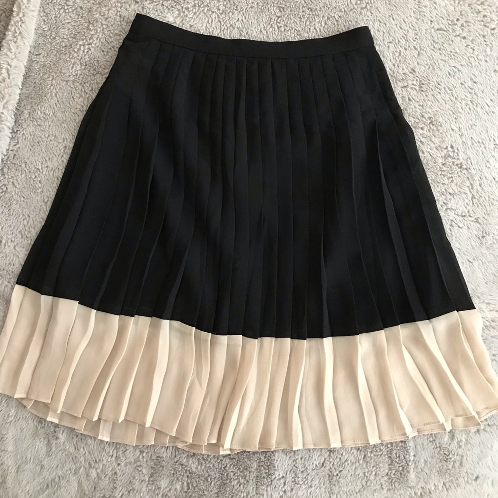 Perfect skirt for the office!